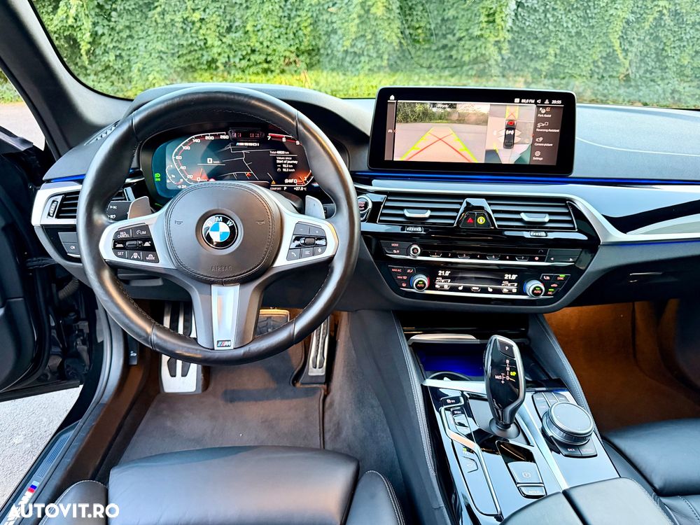 BMW M5 M550i xDrive AT - 22