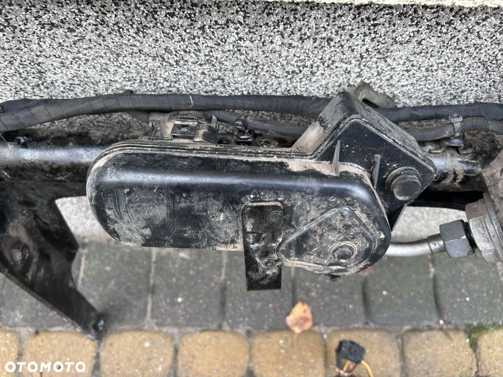 Hak holowniczy Volkswagen Passat B7 3AA803880H - 3