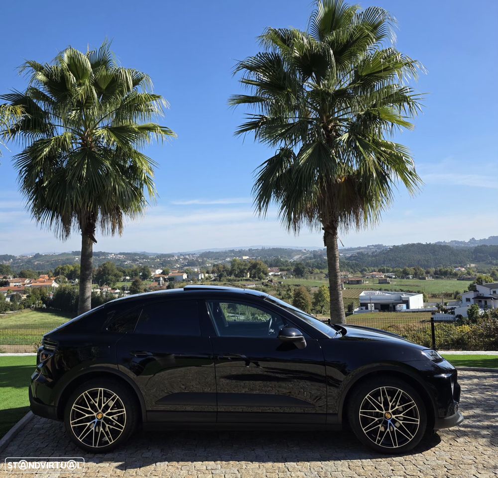 Porsche Macan Electric 4 - 10