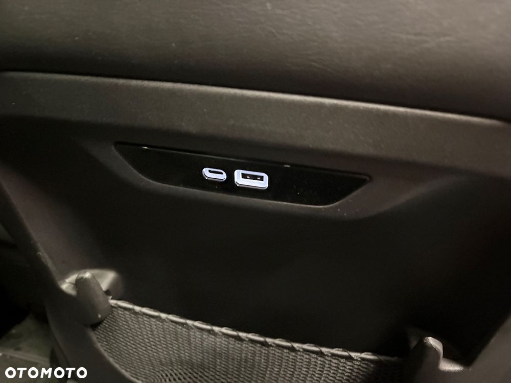 Chrysler Pacifica - 33