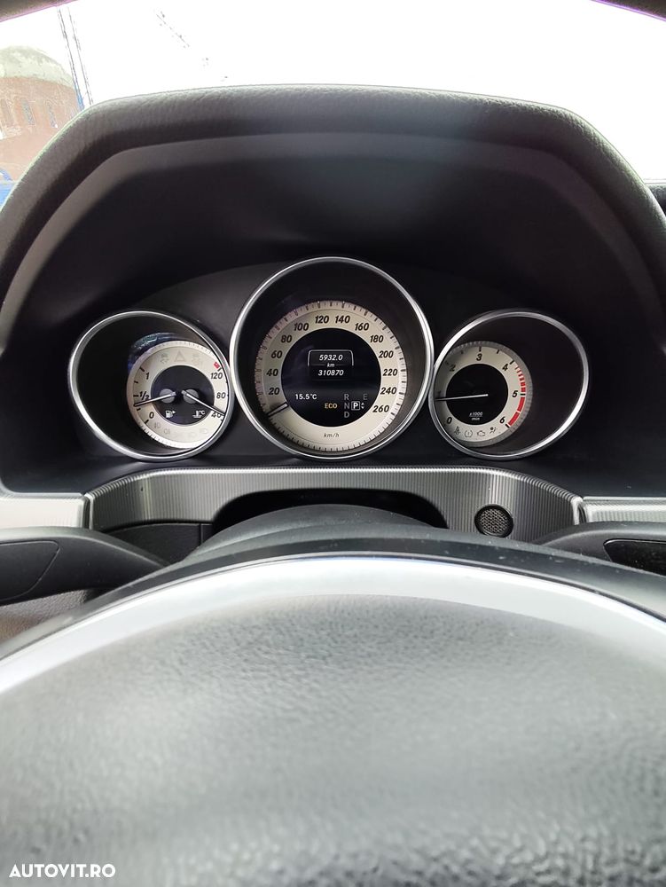 Mercedes-Benz E - 12