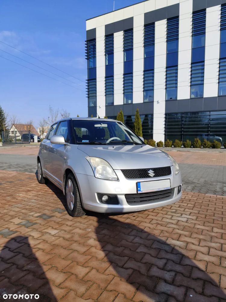 Suzuki Swift - 1