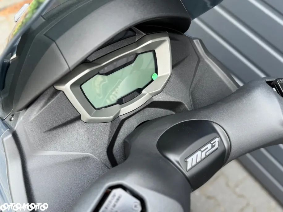 Piaggio MP-3 - 5