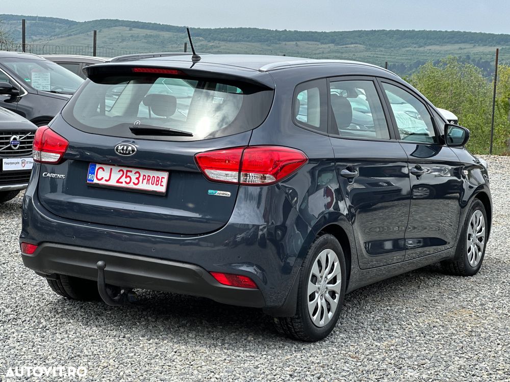 Kia Carens - 16