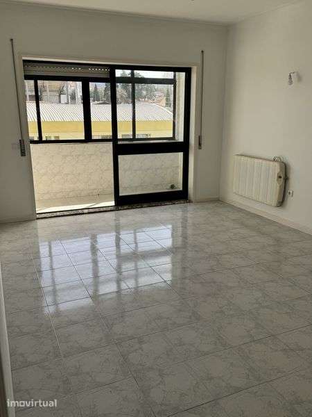 Arrendo apartamento T2 Santo Tirso - Grande imagem: 3/8