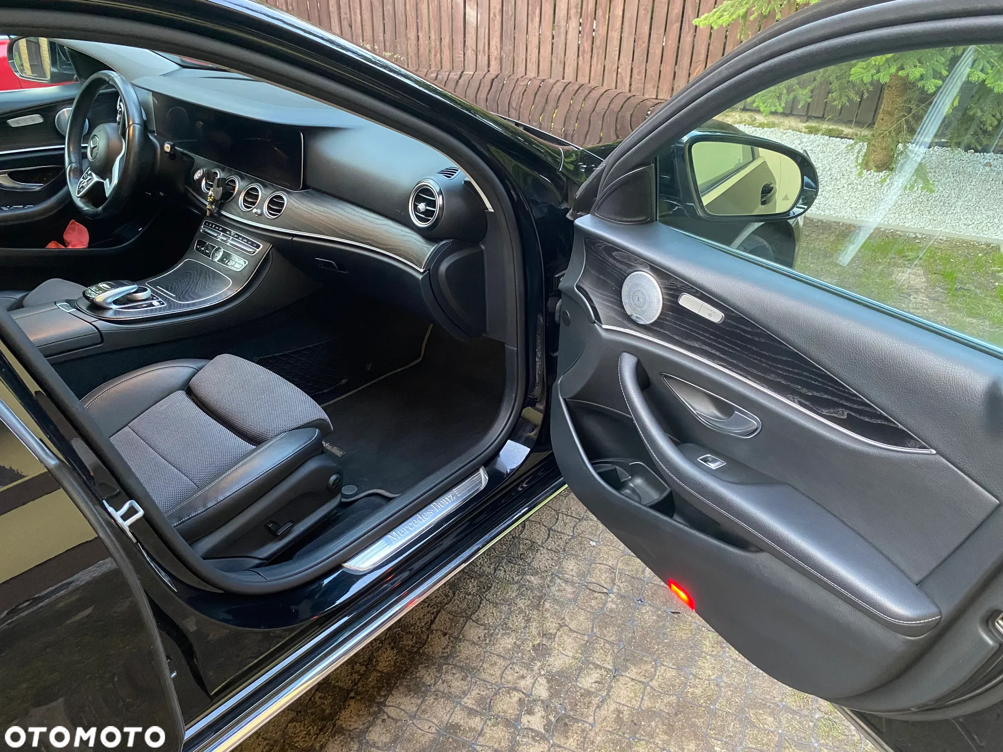 Mercedes-Benz Klasa E 220 d 4-Matic 9G-TRONIC - 5
