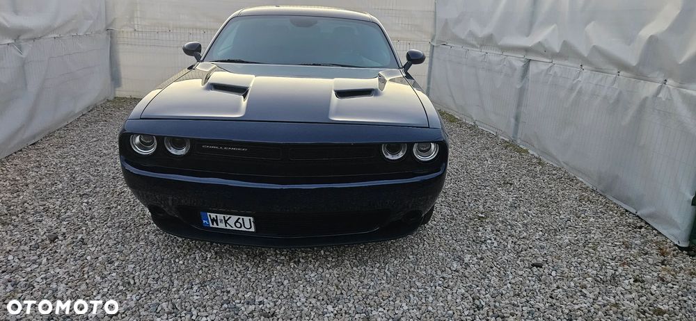 Dodge Challenger - 2