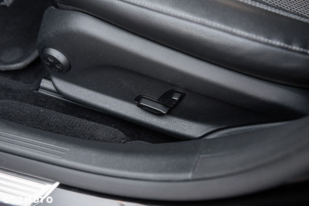 Mercedes-Benz Klasa E 220 d Business Edition 9G-TRONIC - 18