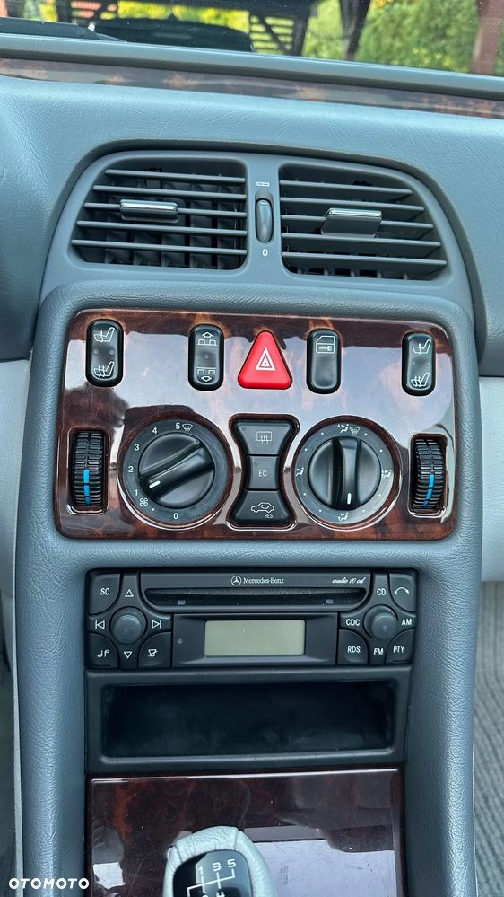 Mercedes-Benz CLK - 21