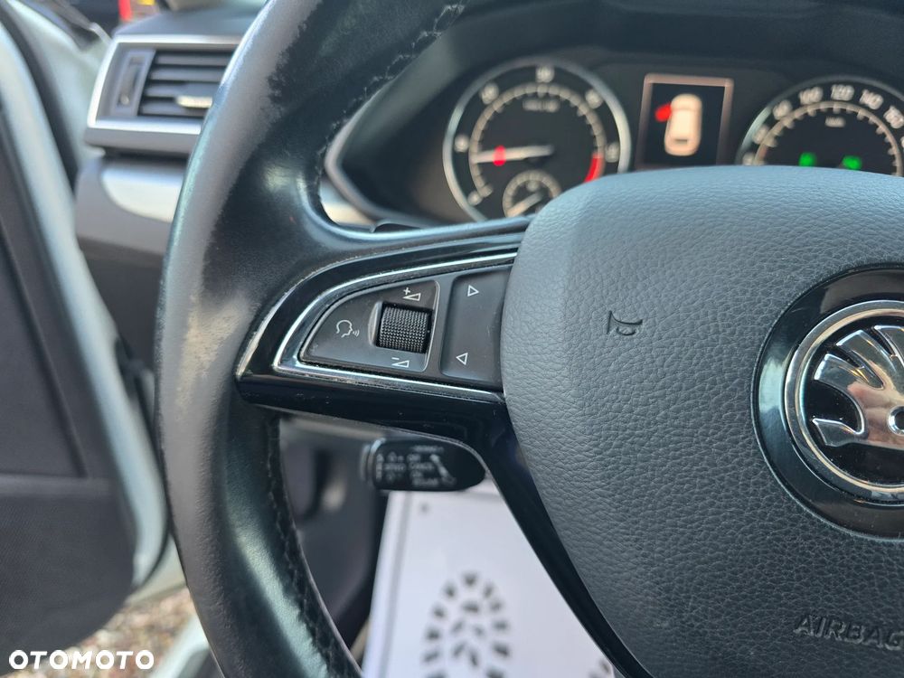 Skoda Superb 2.0 TDI DSG Ambition - 30
