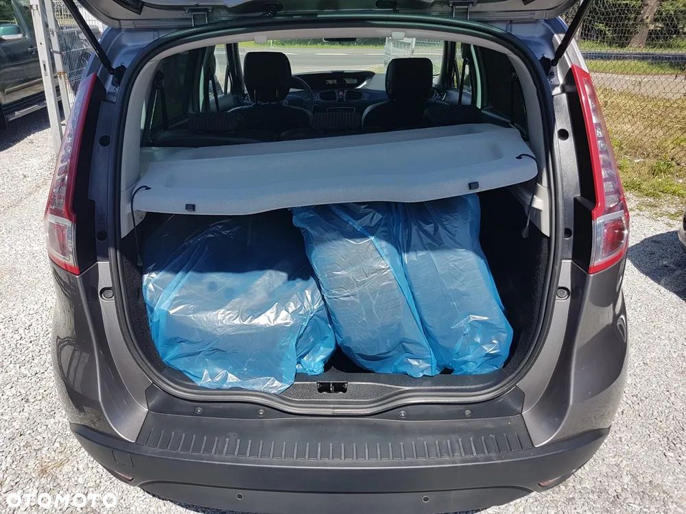 Renault Scenic 1.6 16V 110 Expression - 29