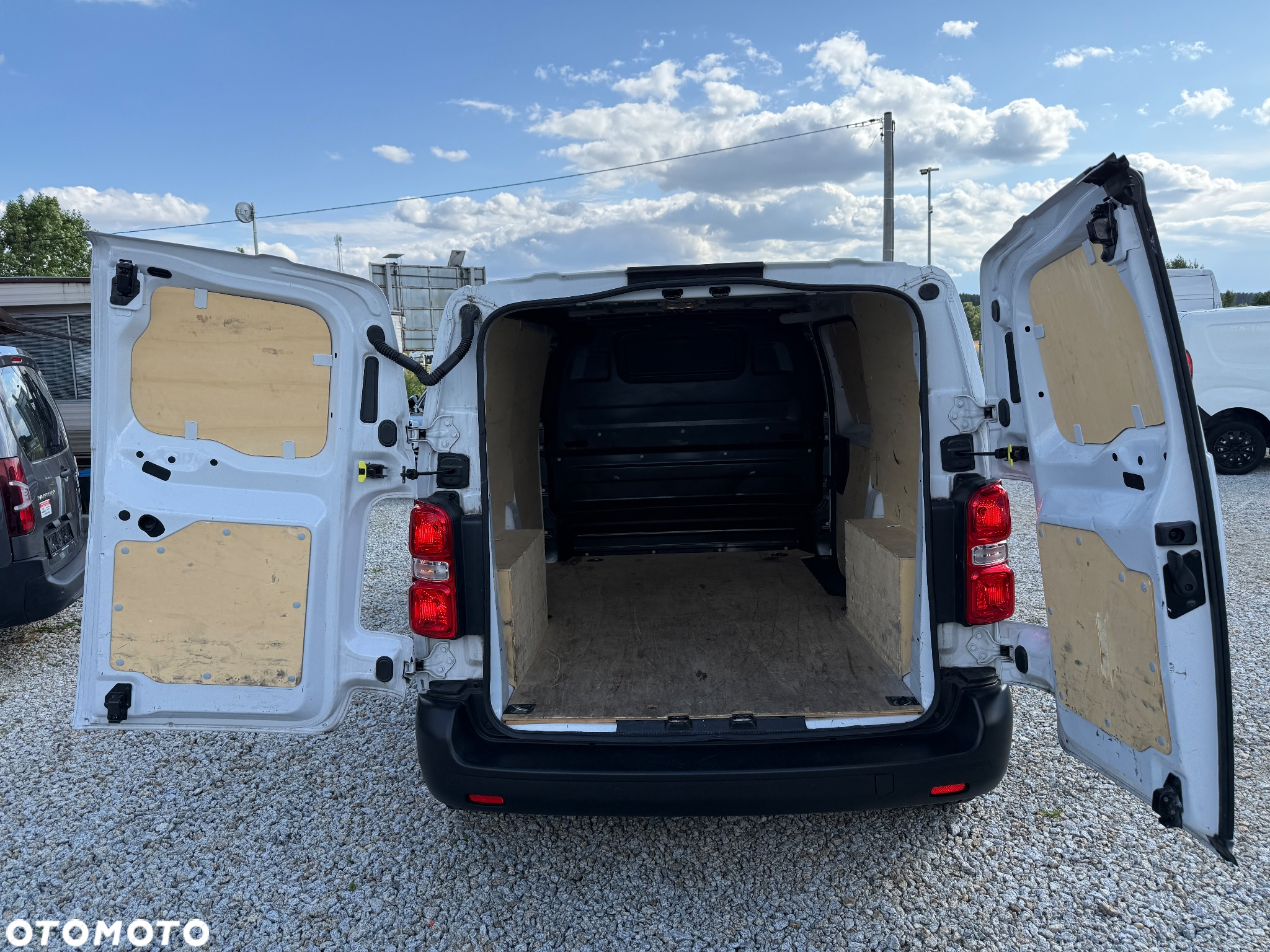 Fiat SCUDO L2 ŚREDNI/ 122KM/Manual/Klima/Navi/Kamera/Skórzana kierownica/bogata wersja/Niemcy - 10