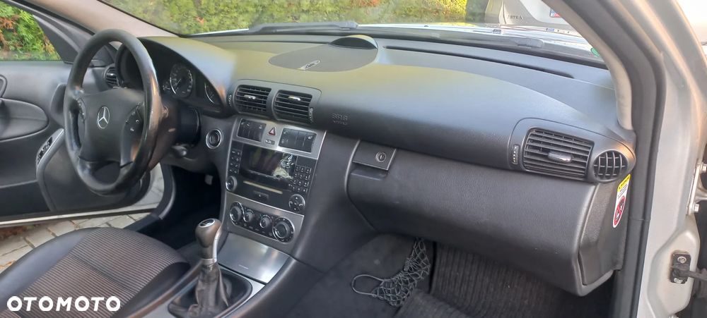 Mercedes-Benz Klasa C 180 T Kompressor Avantgarde - 8