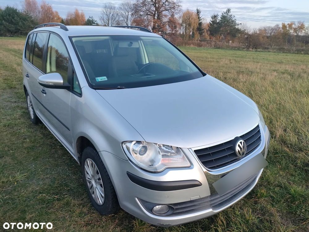 Volkswagen Touran 1.6 Conceptline - 2