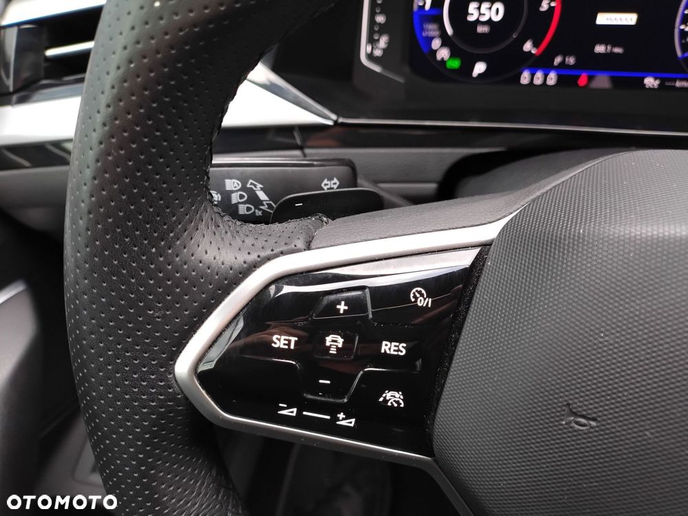 Volkswagen Arteon 2.0 TDI R-Line DSG - 22