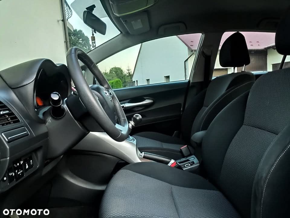Toyota Auris 1.4 D-4D Premium EU5 - 11