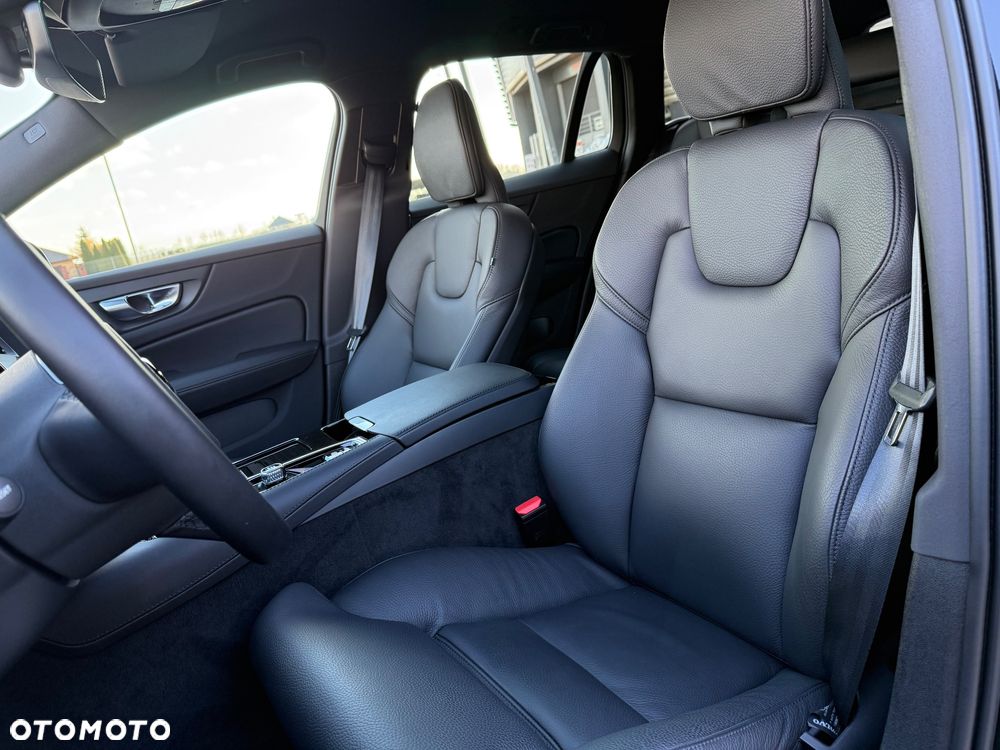 Volvo V60 T6 AWD Plug-In Hybrid Plus Dark - 18