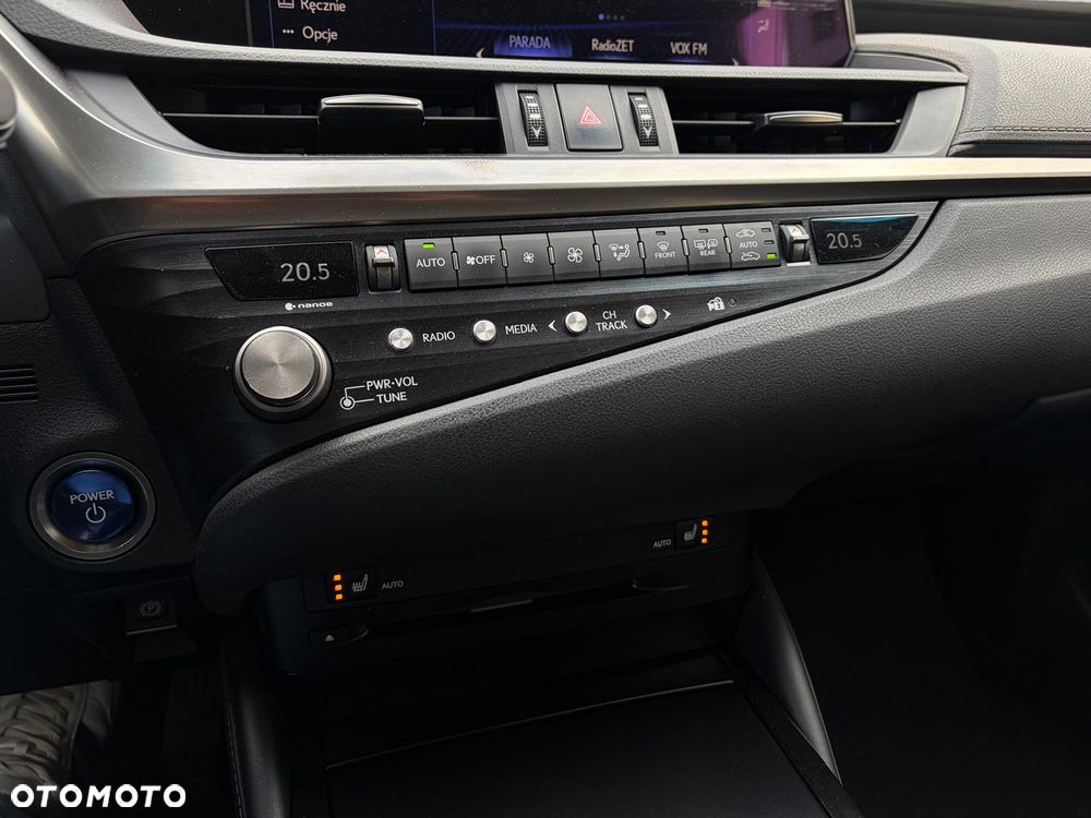 Lexus ES 300h Elegance - 29