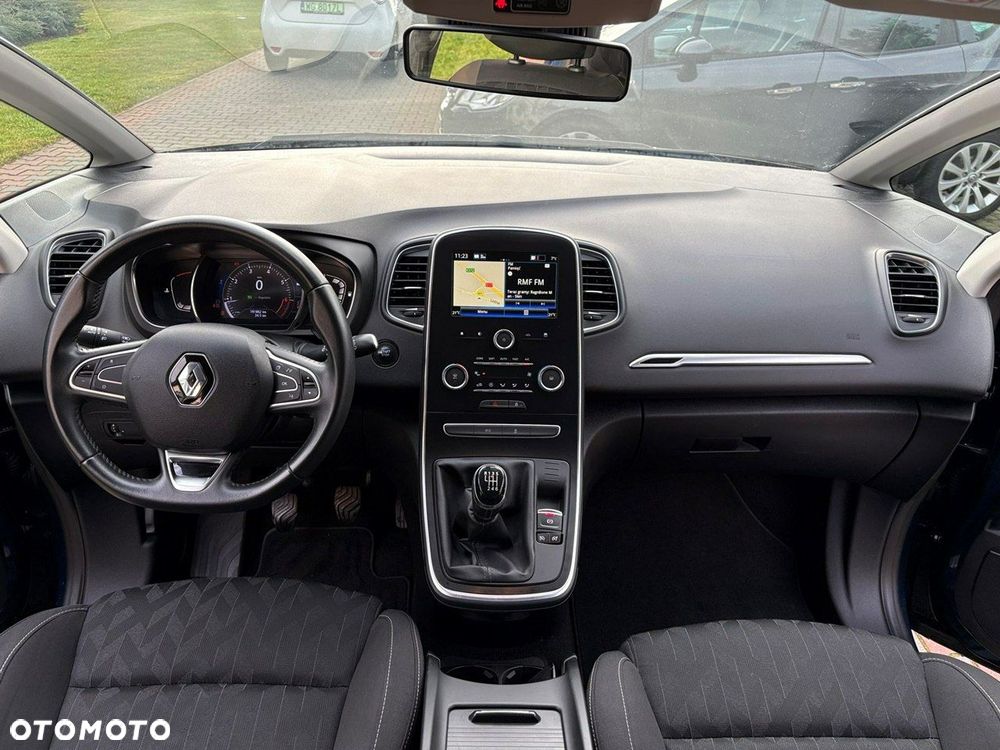 Renault Grand Scenic - 9