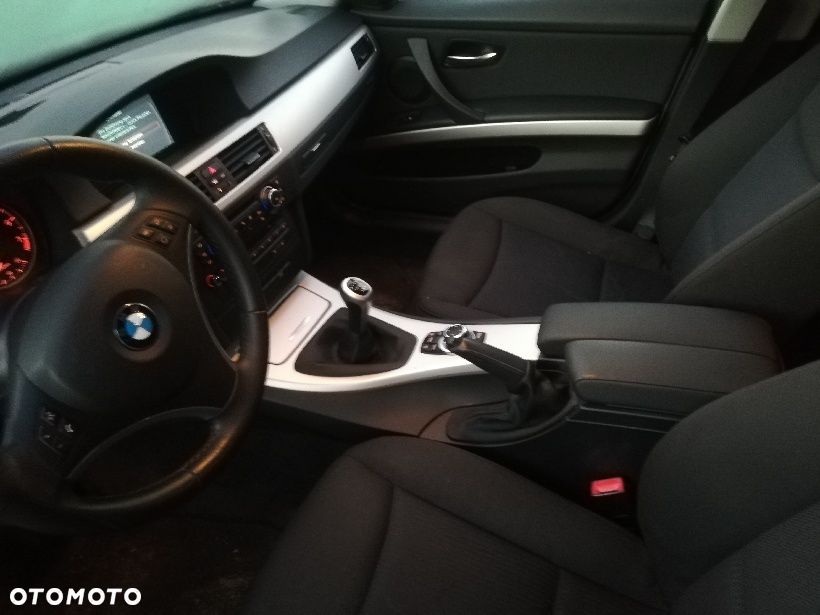 BMW Seria 3 320i - 4