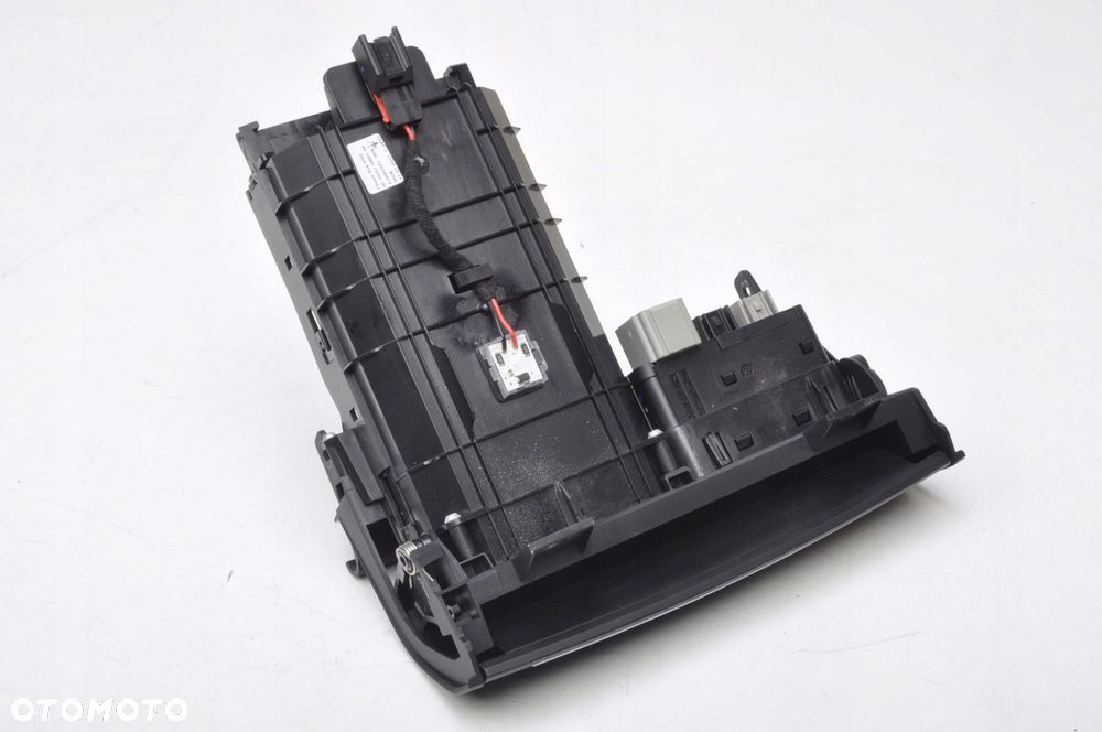 MASERATI GHIBLI III (M157) SCHOWEK 670066823  670102009 - 4