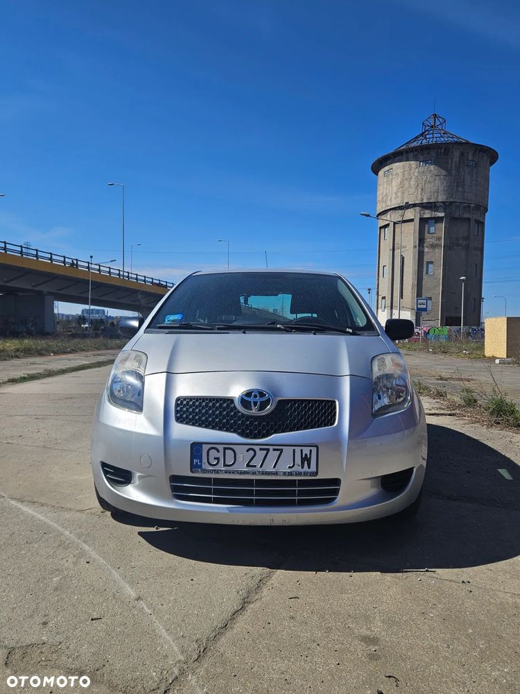 Toyota Yaris 1.3 Terra - 1