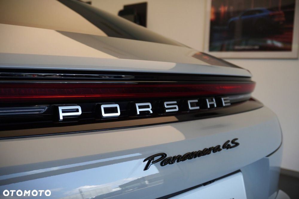 Porsche Panamera - 12
