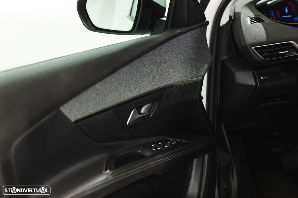 Peugeot 5008 1.2 PureTech Allure EAT8 - 23