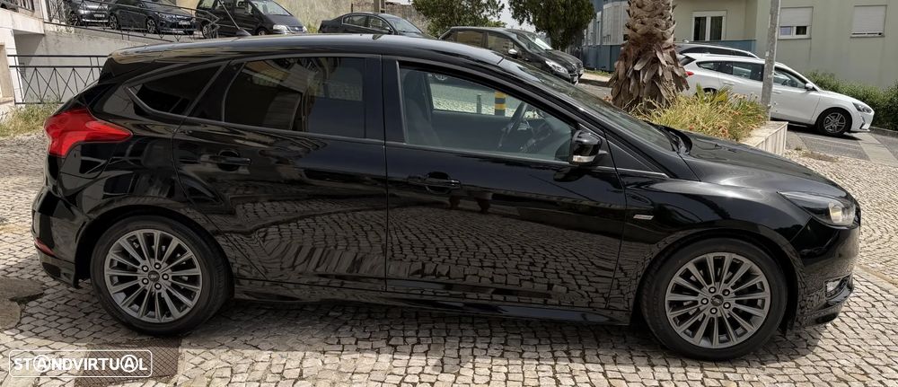 Ford Focus 1.5 TDCi ECOBlue ST-Line - 9