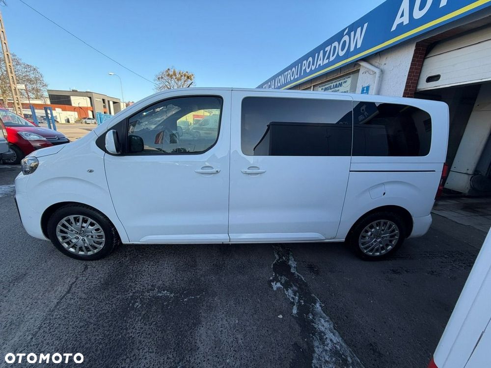 Peugeot Traveller - 2