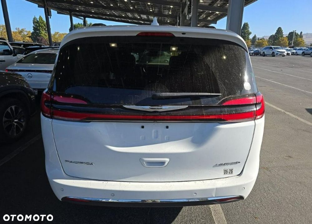 Chrysler Pacifica - 6