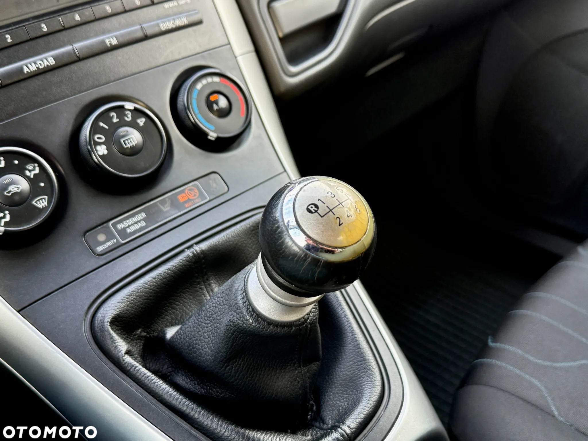 Toyota Auris 1.33 VVT-i Terra - 12