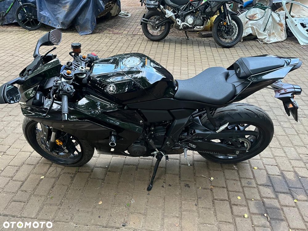Yamaha R7 - 3