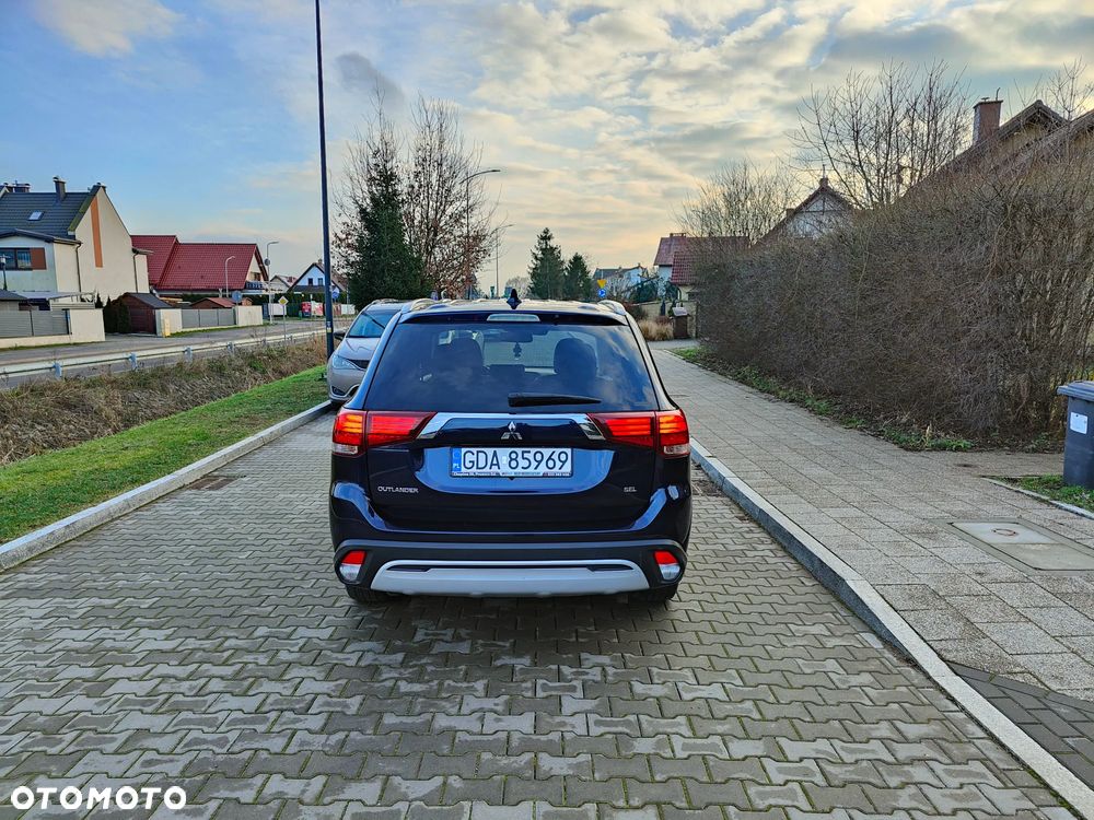 Mitsubishi Outlander - 6