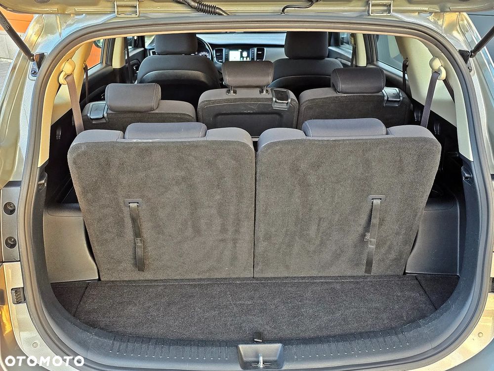 Kia Carens 1.6 GDI L 7os EU6 - 17