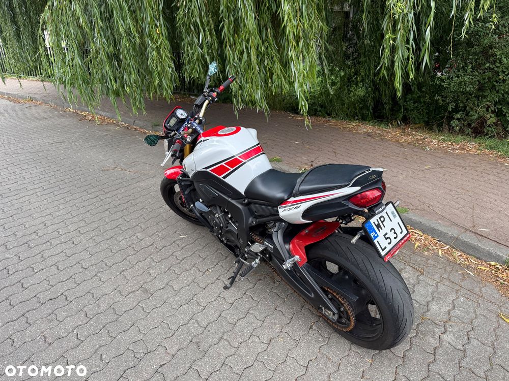 Yamaha FZ8 - 6
