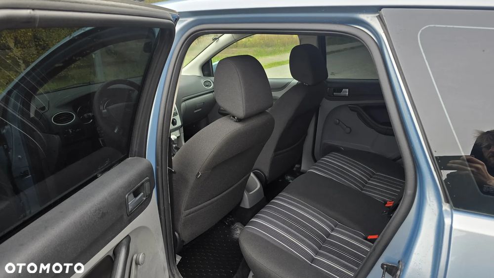 Ford Focus Turnier 1.6 16V Style - 22