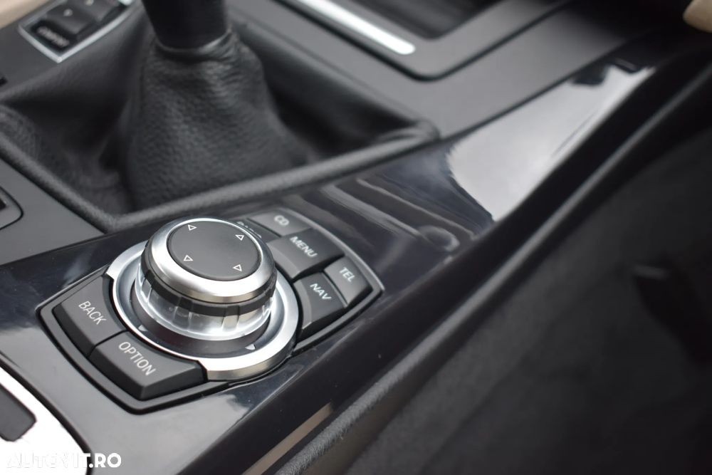 BMW Seria 5 520d - 28