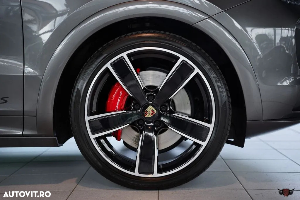 Porsche Cayenne Coupe GTS Tiptronic S - 35