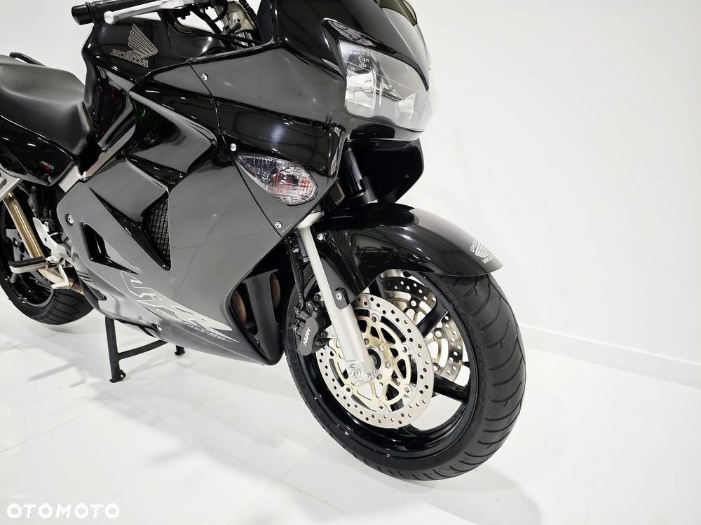 Honda VFR - 8