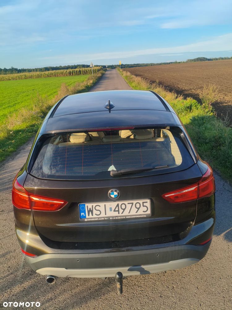 BMW X1 sDrive18d Sport Line - 17