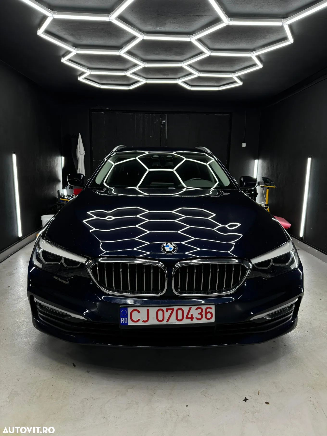 BMW Seria 5 520d xDrive Aut. - 1