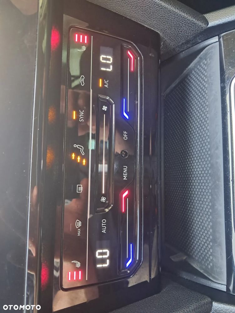 Volkswagen Passat - 13