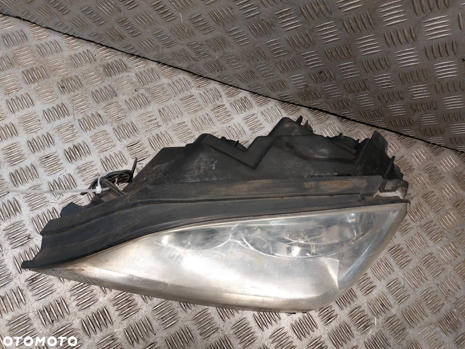 LAMPA LEWY PRZÓD KIA SORENTO I 92101-3E0 - 2