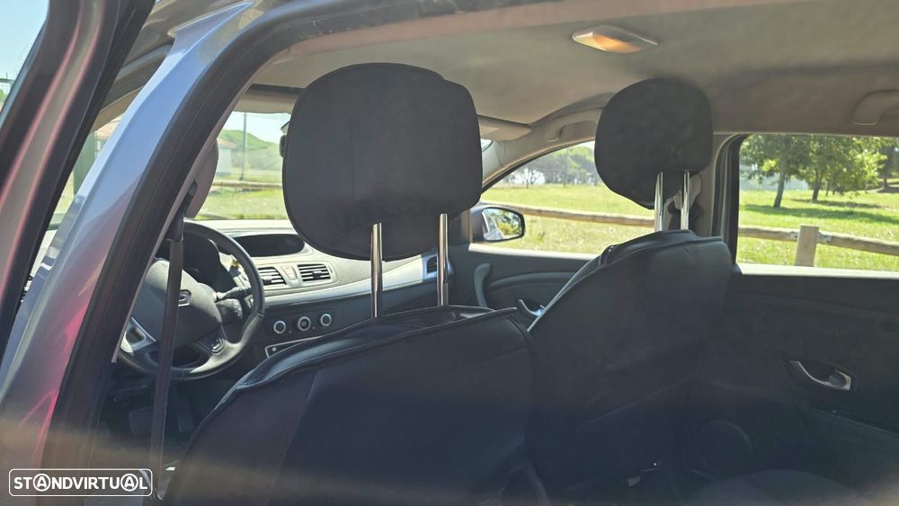 Renault Mégane 1.5 dCi Dynamique - 5