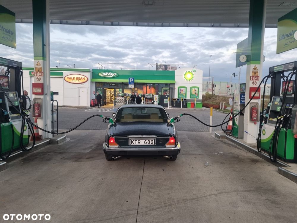 Jaguar XJ - 24