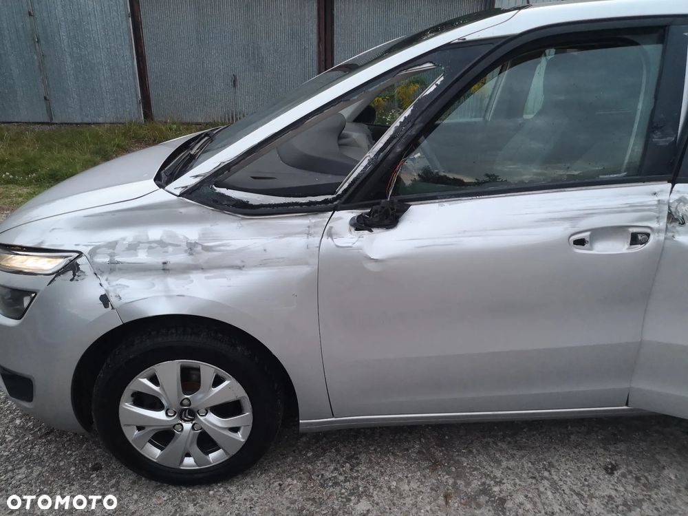 Citroën C4 e-HDi 115 Selection - 8