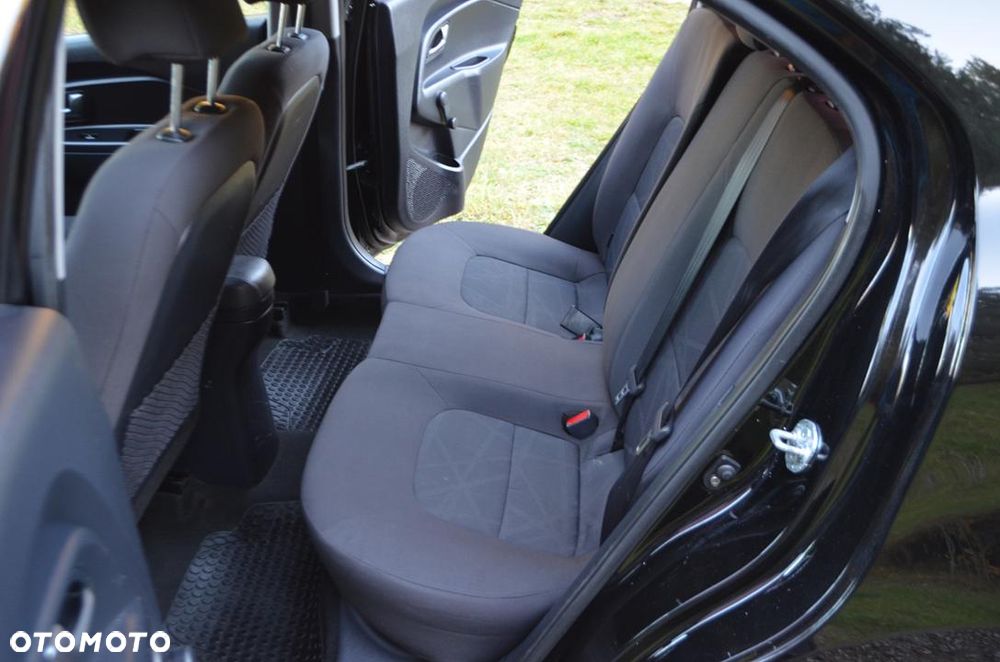 Kia Rio - 20