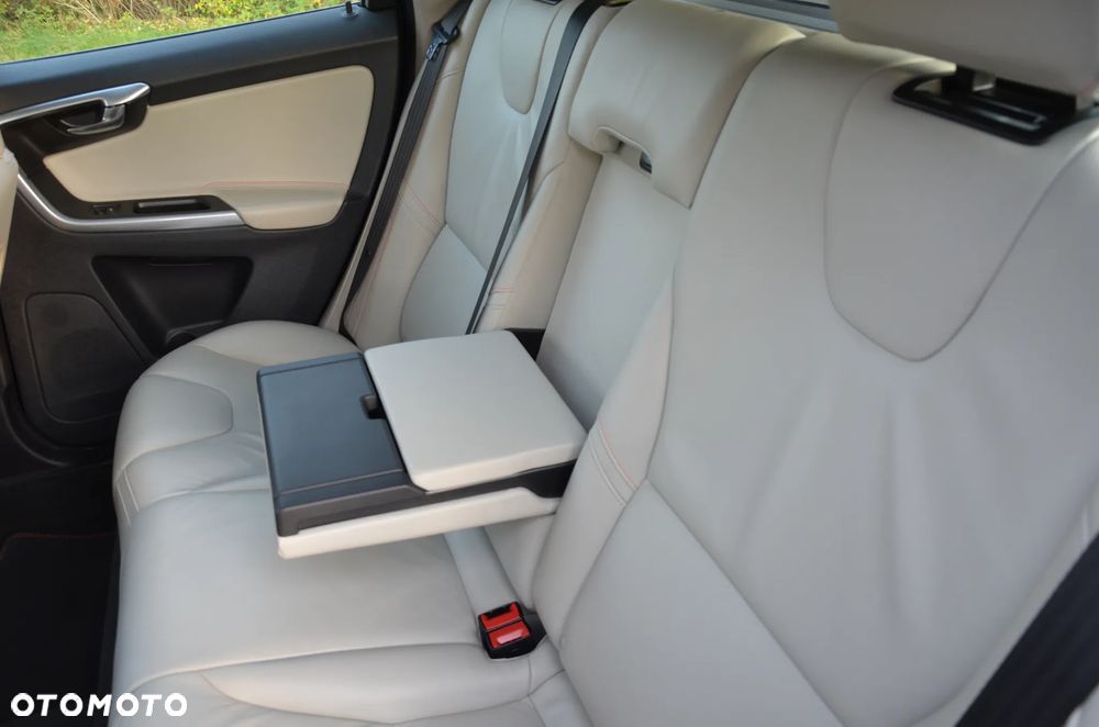 Volvo XC 60 D3 Ocean Race - 14