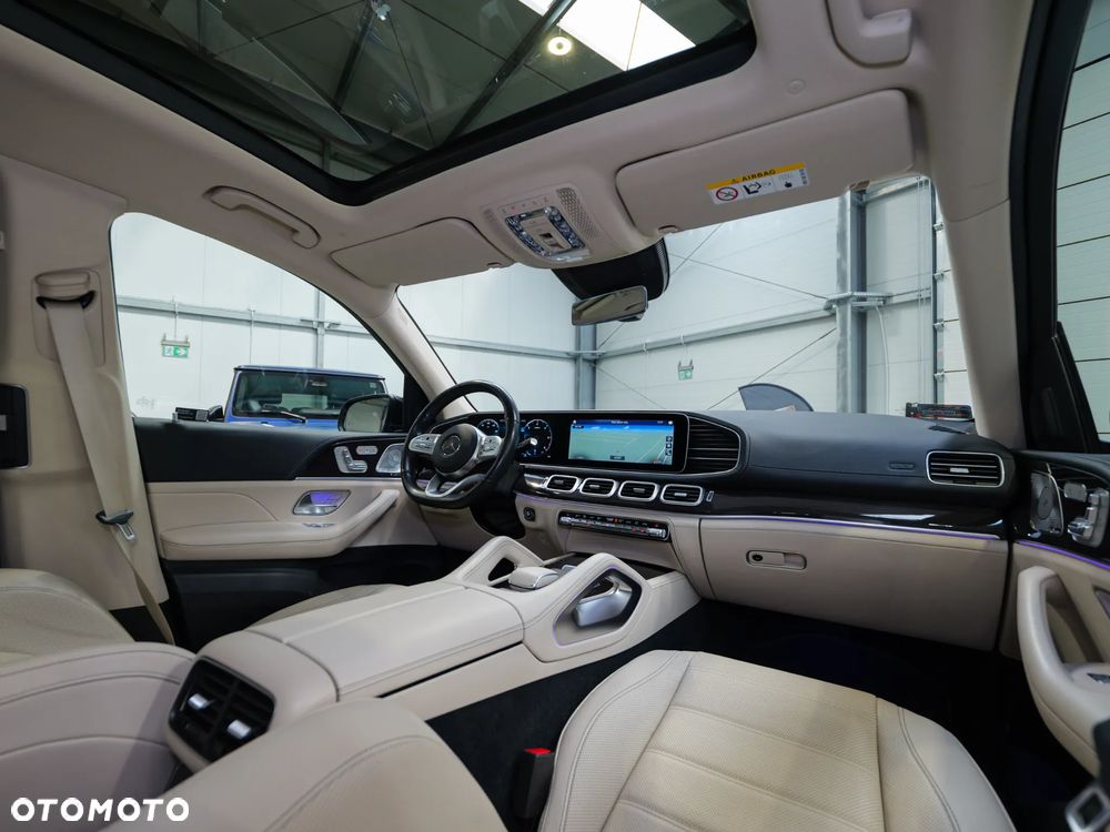 Mercedes-Benz GLS - 23